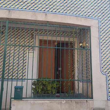 Fado Bed & Breakfast - Santos-3