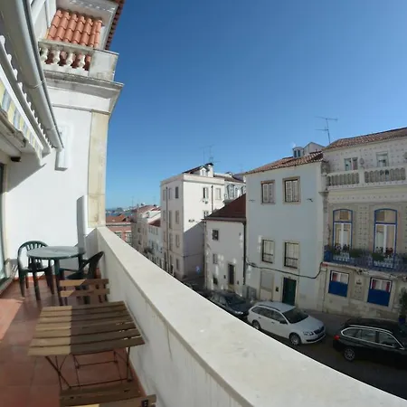 Fado Bed & Breakfast - Santos-2